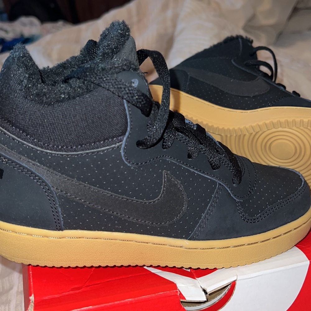 Nike Kids Black and Tan Sneakers